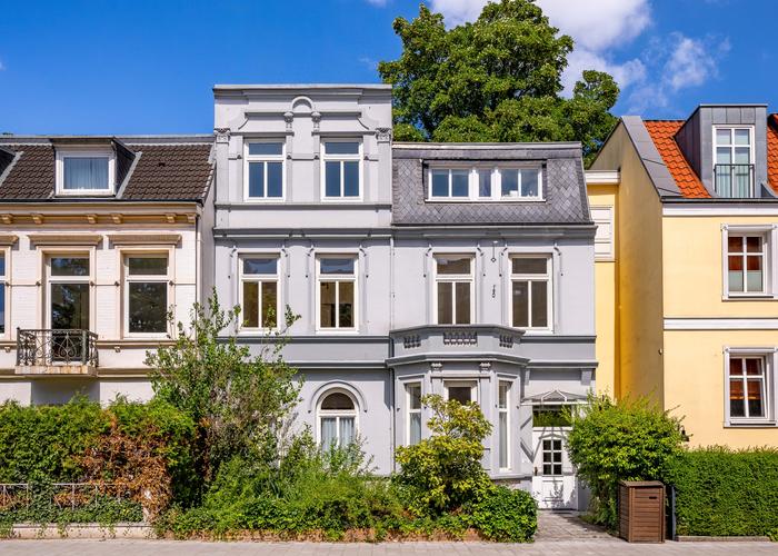 Historisches Stadthaus in Eppendorf mit Garten und Tiefgarage